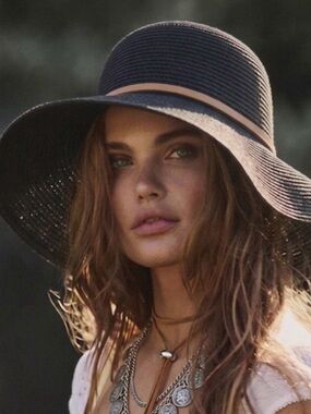 Banana Boat Packable Floppy Sun Hat
NWOT